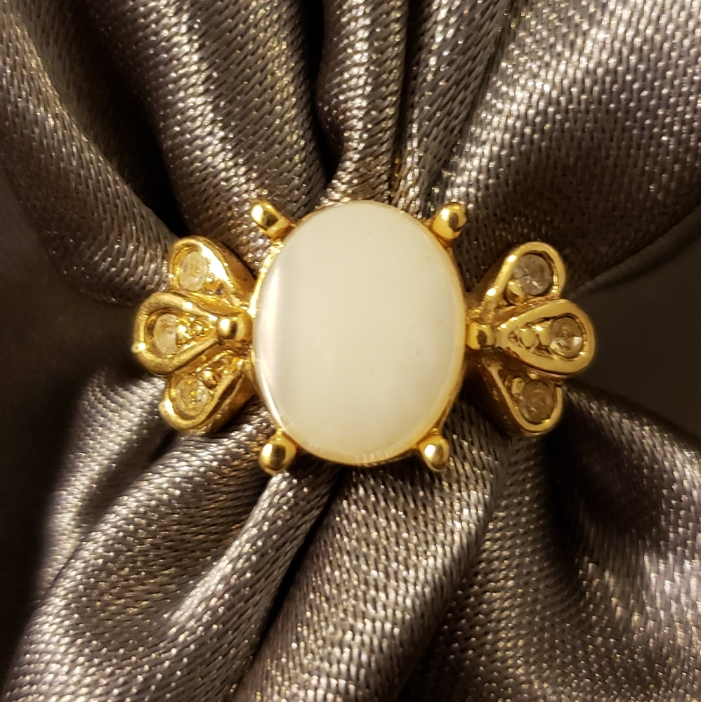 Mother of Pearl Vintage Ring